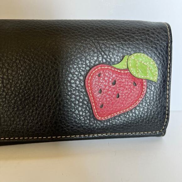 Tommy Hilfiger black faux leather with appliqué strawberry women’s wallet - Picture 1 of 12